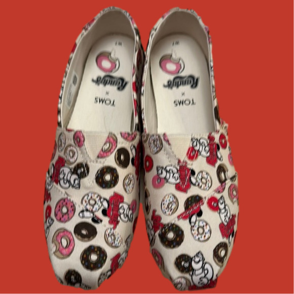 Toms Shoes - NIB Classic Toms Natural Randys Donut Print size 7 Women’s